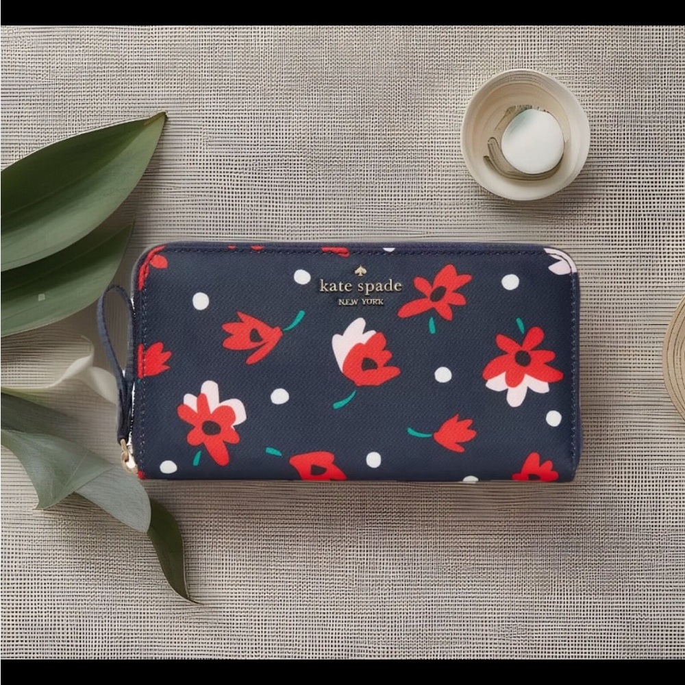 Kate Spade Chelsea Whimsy Floral Wallet/ Wristlet